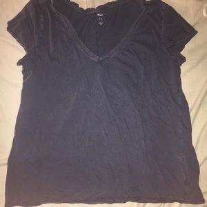 URBAN OUTFITTERS TEE